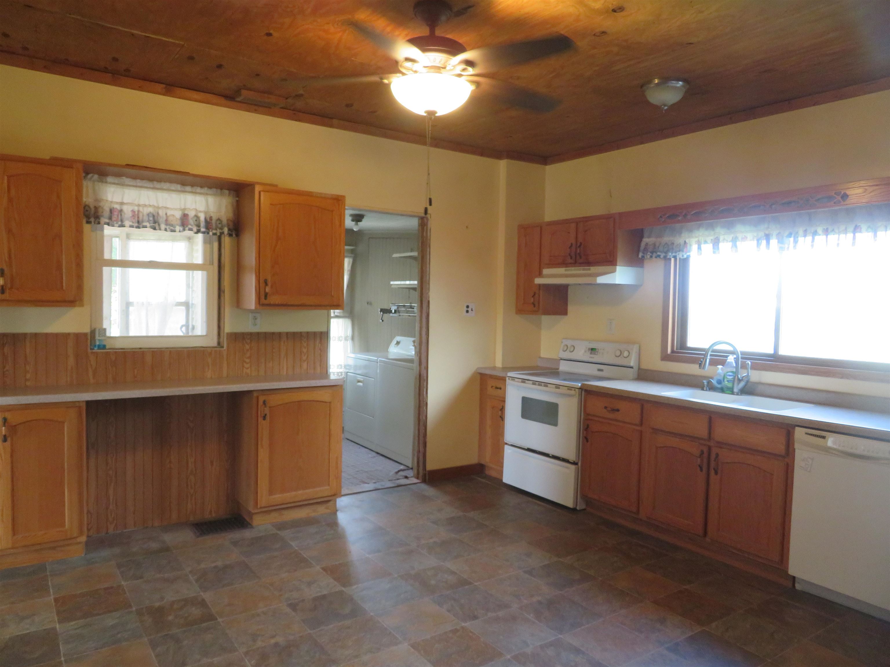 7372 West Dublin Road Freeport, IL 61032 - Photo 12 of 28