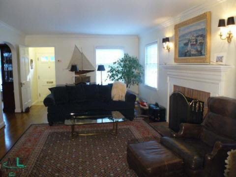 312 Fisher Road Grosse Pointe, MI 48230 - Photo 3 of 10 756835-2.JPG