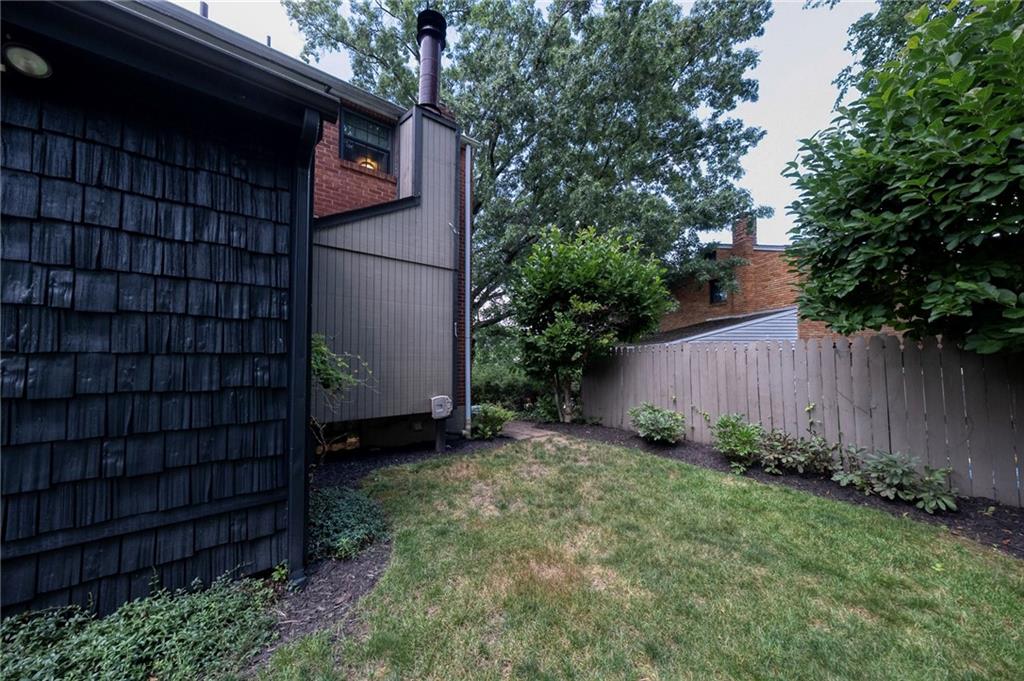308 East Elmhurst Road Pittsburgh, PA 15220 - Photo 33 of 34 Back yard