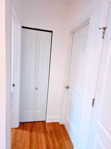 $1,800 | 2544 West Hollywood Avenue, Unit 1, Chicago, IL 60659