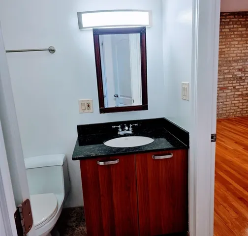 $1,800 | 2544 West Hollywood Avenue, Unit 1, Chicago, IL 60659