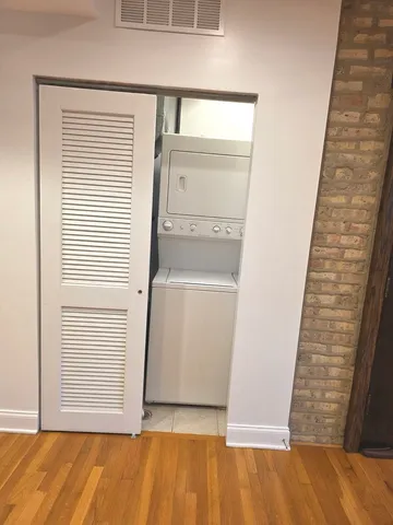 $1,800 | 2544 West Hollywood Avenue, Unit 1, Chicago, IL 60659