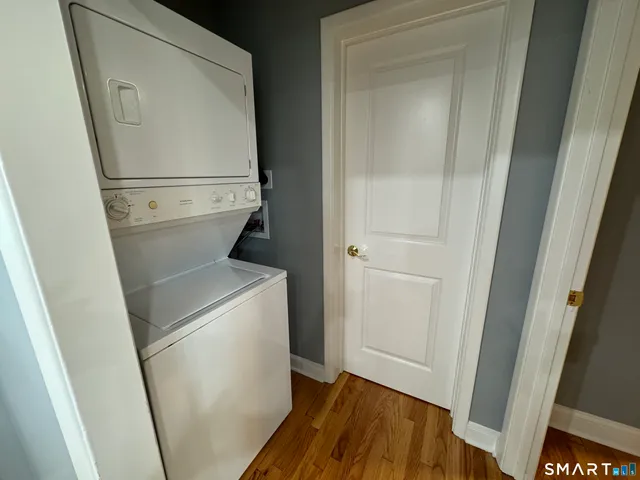 $2,100 | 11 Maple Street, Unit 2, Trumbull, CT 06611