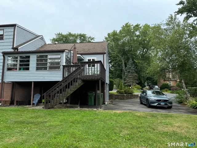 $2,100 | 11 Maple Street, Unit 2, Trumbull, CT 06611