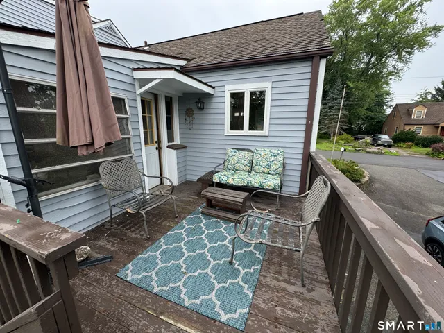 $2,100 | 11 Maple Street, Unit 2, Trumbull, CT 06611