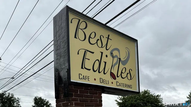 $2,100 | 11 Maple Street, Unit 2, Trumbull, CT 06611