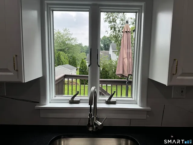 $2,100 | 11 Maple Street, Unit 2, Trumbull, CT 06611