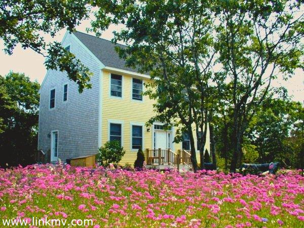 18 Meshacket Road Edgartown, MA 02539 - Photo 1 of 10 http://d1qzqeyxiitrap.cloudfront.net/photos/22710/600/2430d114.jpg