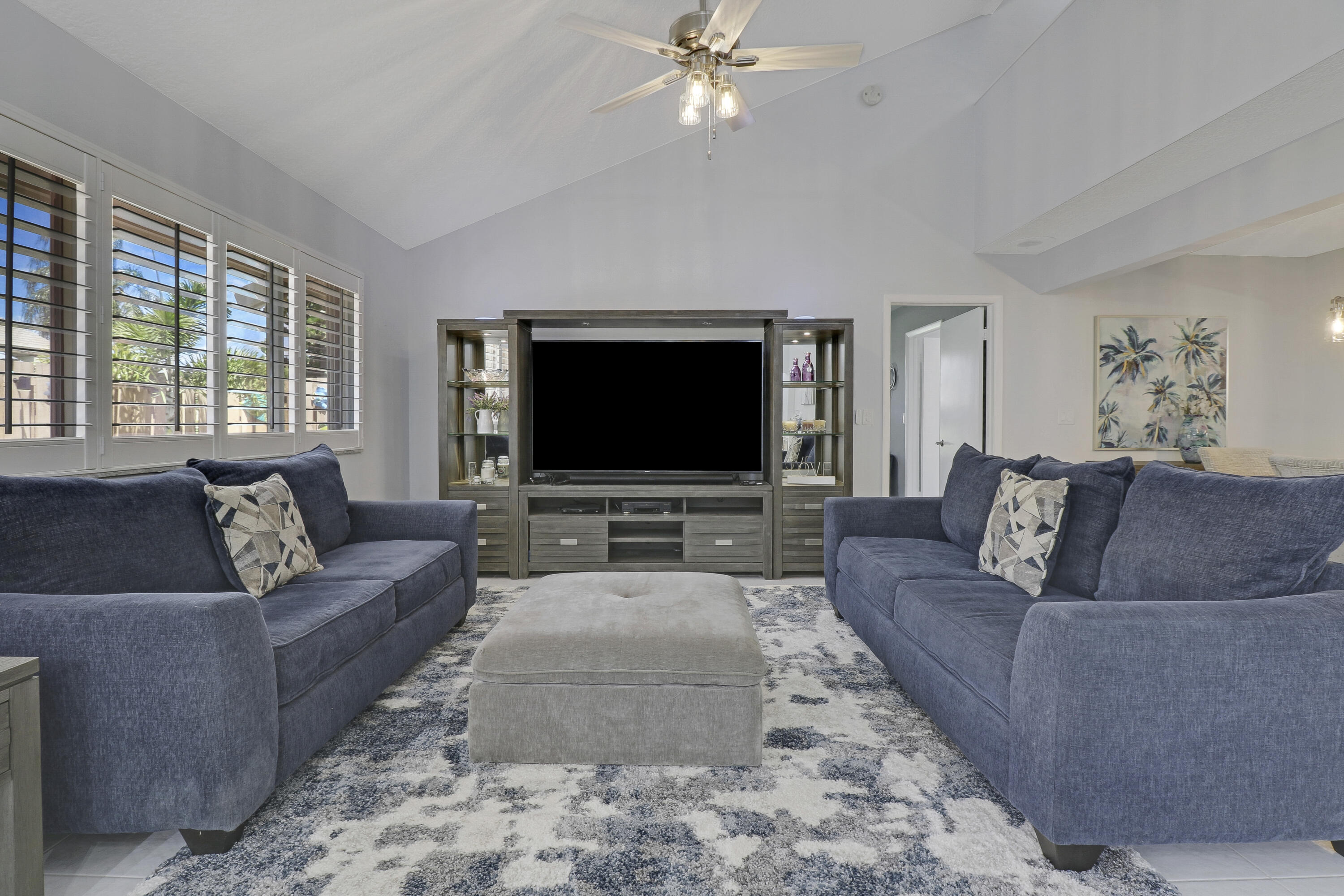 271 Maplecrest Circle Jupiter, FL 33458 - Photo 11 of 38 Living Area