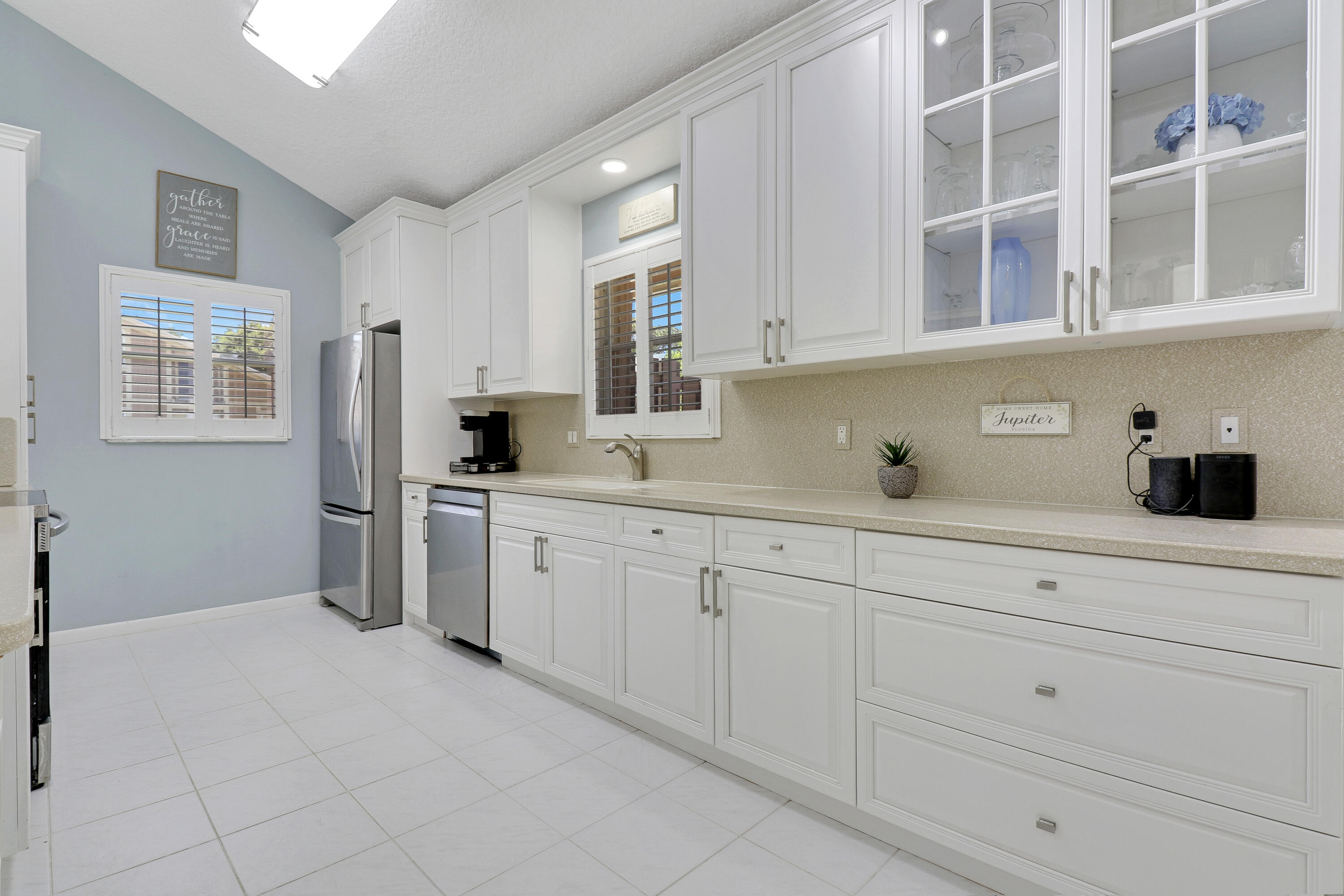 271 Maplecrest Circle Jupiter, FL 33458 - Photo 17 of 38 Kitchen