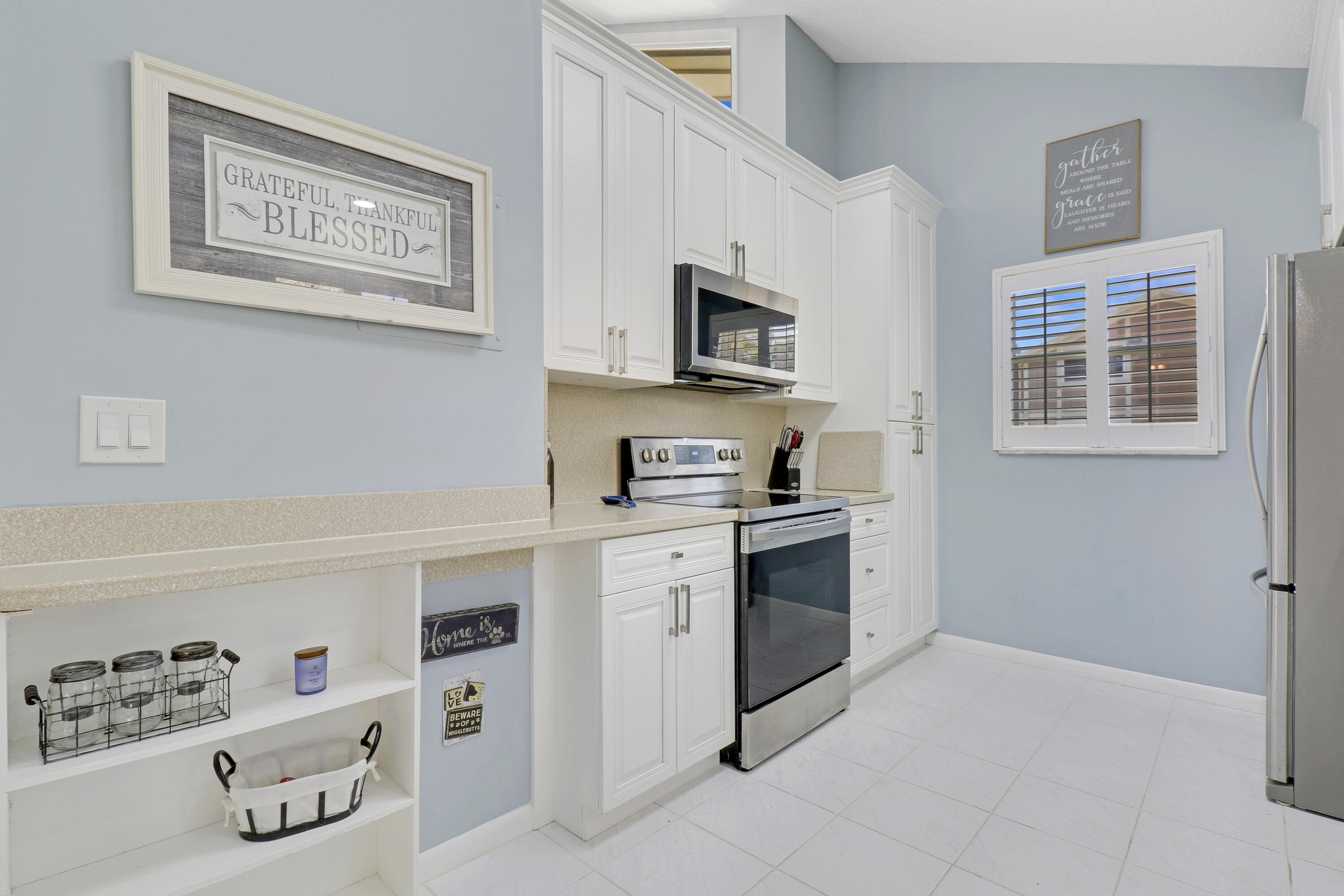 271 Maplecrest Circle Jupiter, FL 33458 - Photo 18 of 38 Kitchen
