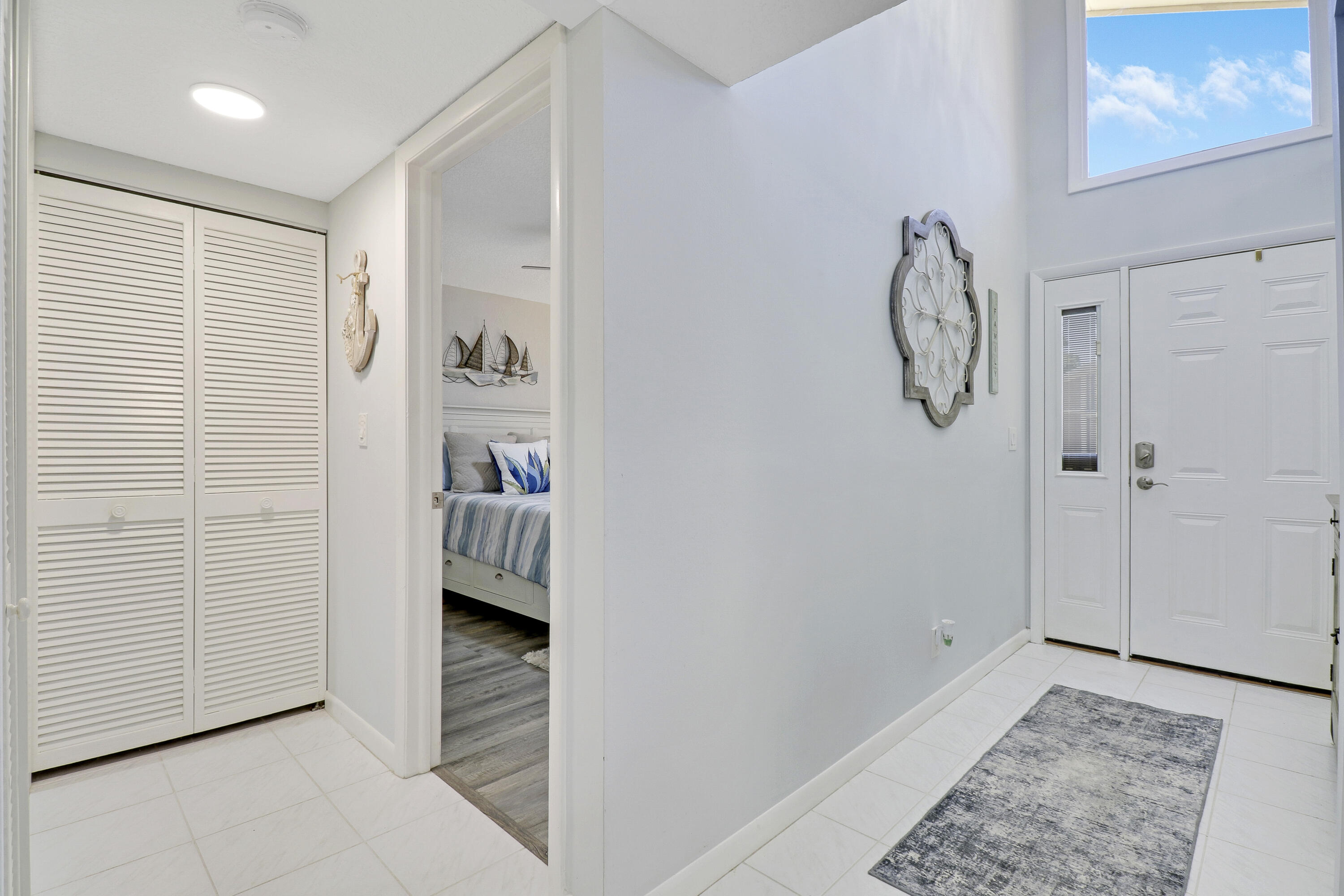 271 Maplecrest Circle Jupiter, FL 33458 - Photo 21 of 38 Entry into Guest Bed
