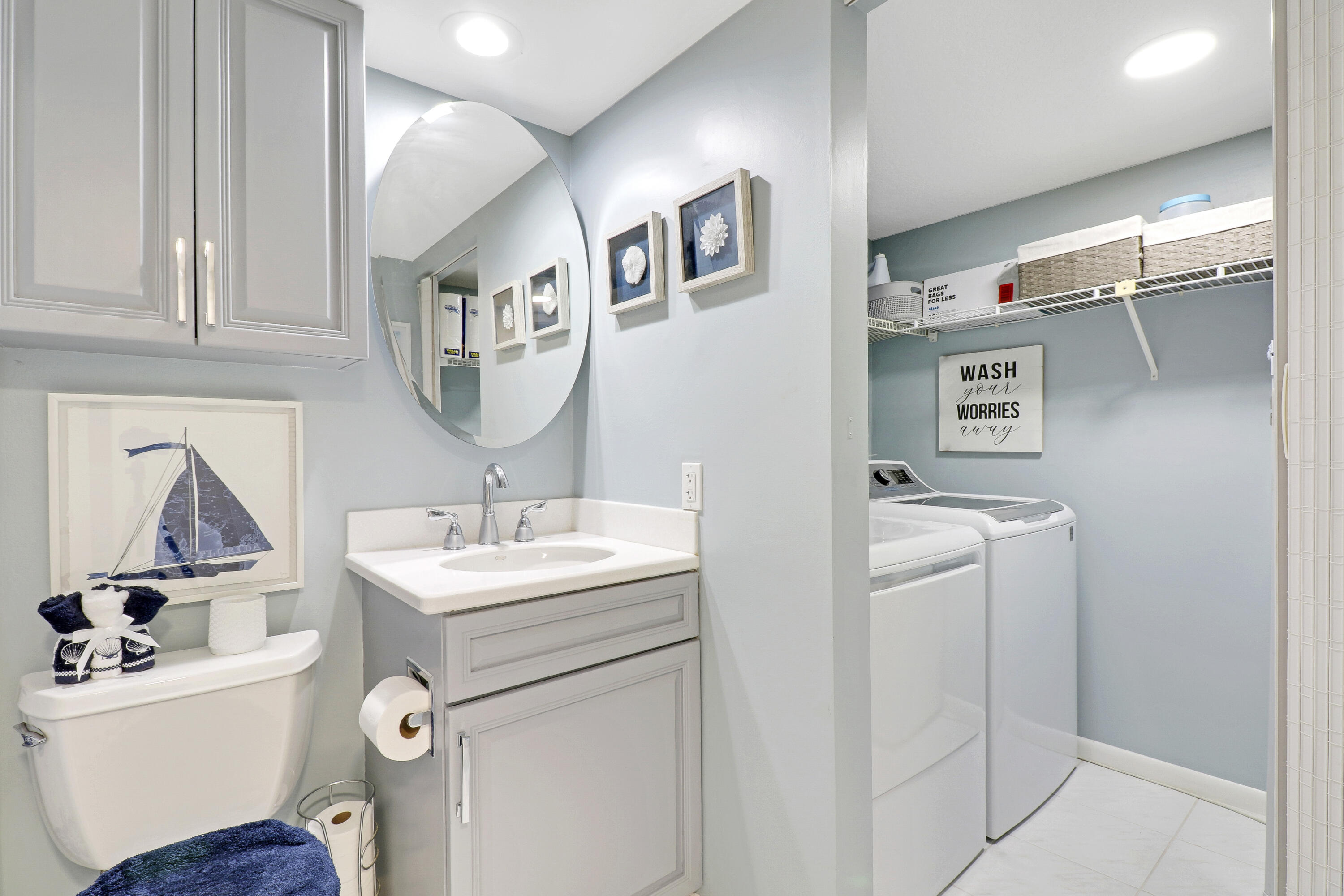 271 Maplecrest Circle Jupiter, FL 33458 - Photo 25 of 38 Guest Bath / Laundry room