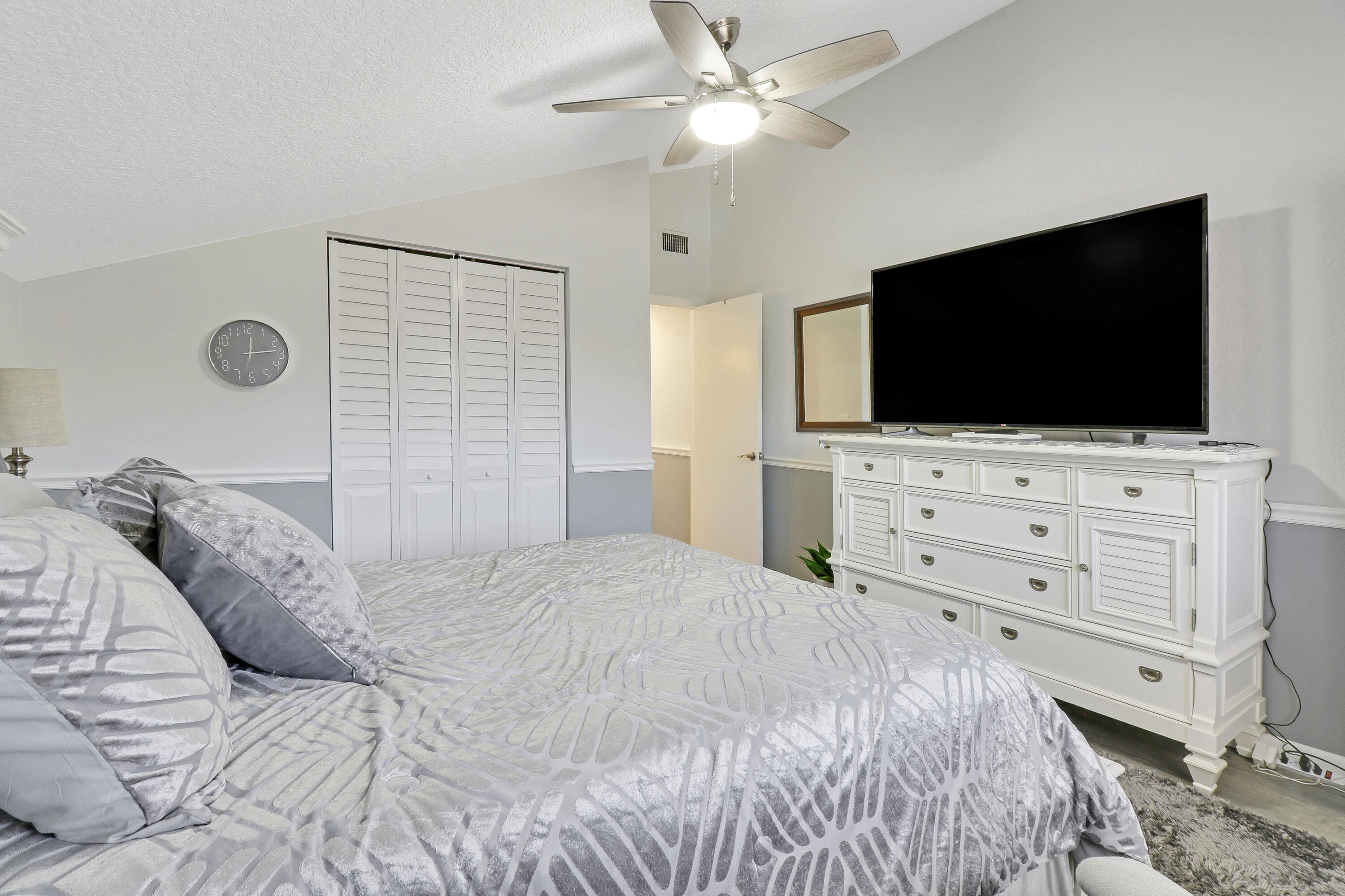 271 Maplecrest Circle Jupiter, FL 33458 - Photo 32 of 38 Upstairs bedroom