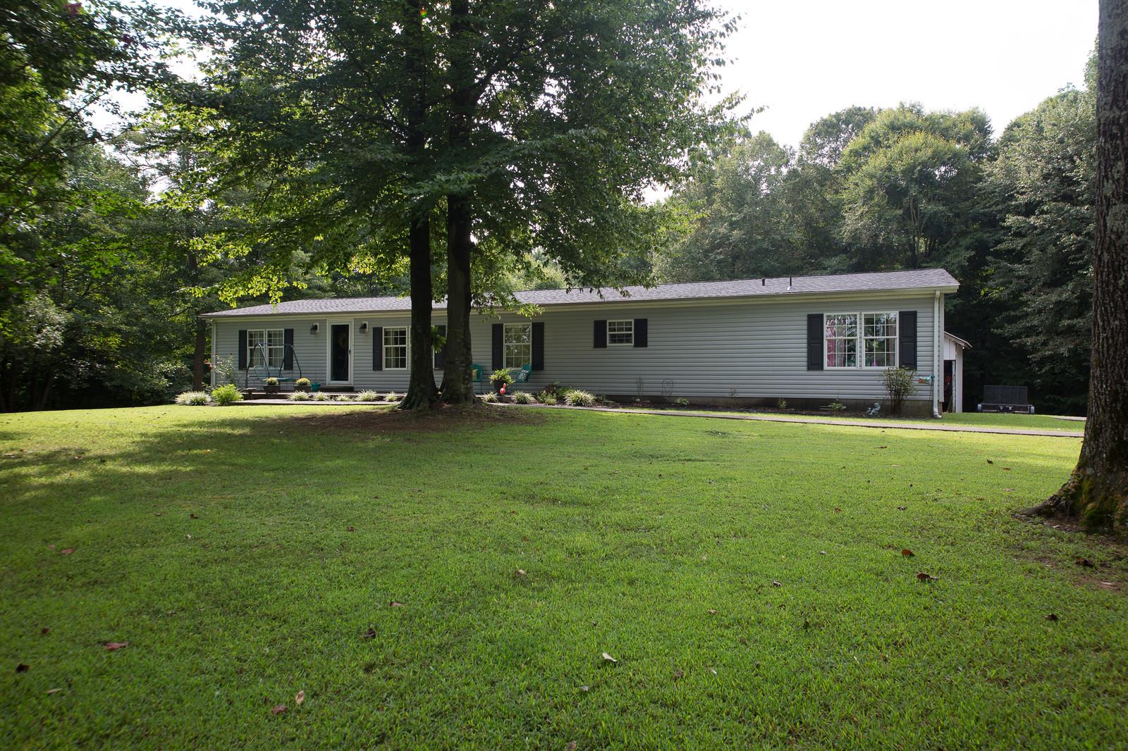 6345 Roy Pearson Road Springfield, TN 37172 - Photo 2 of 30 a front view of house with yard and green space