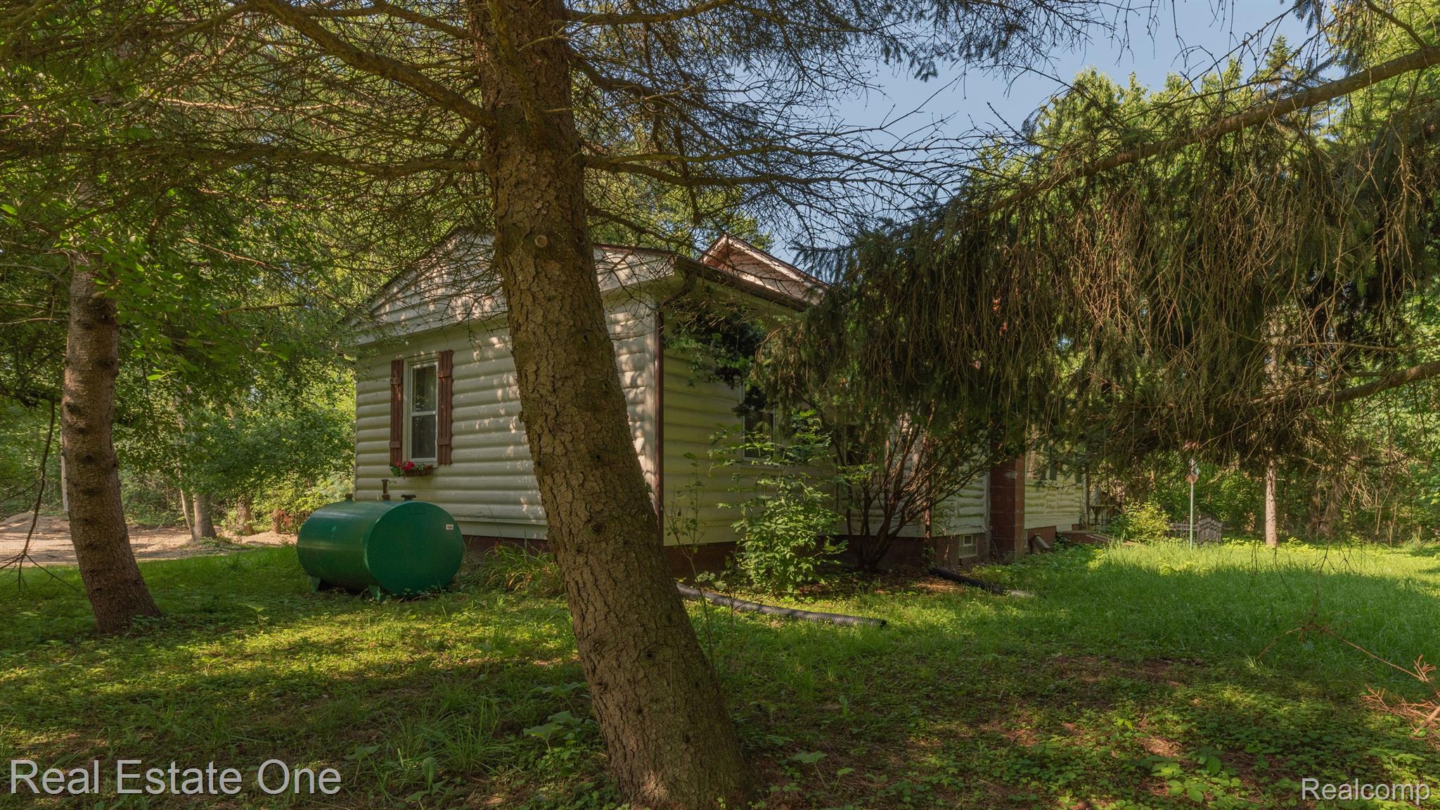 2531 7 Mile Road South Lyon, MI 48178 - Photo 7 of 66 Gallery Image 7