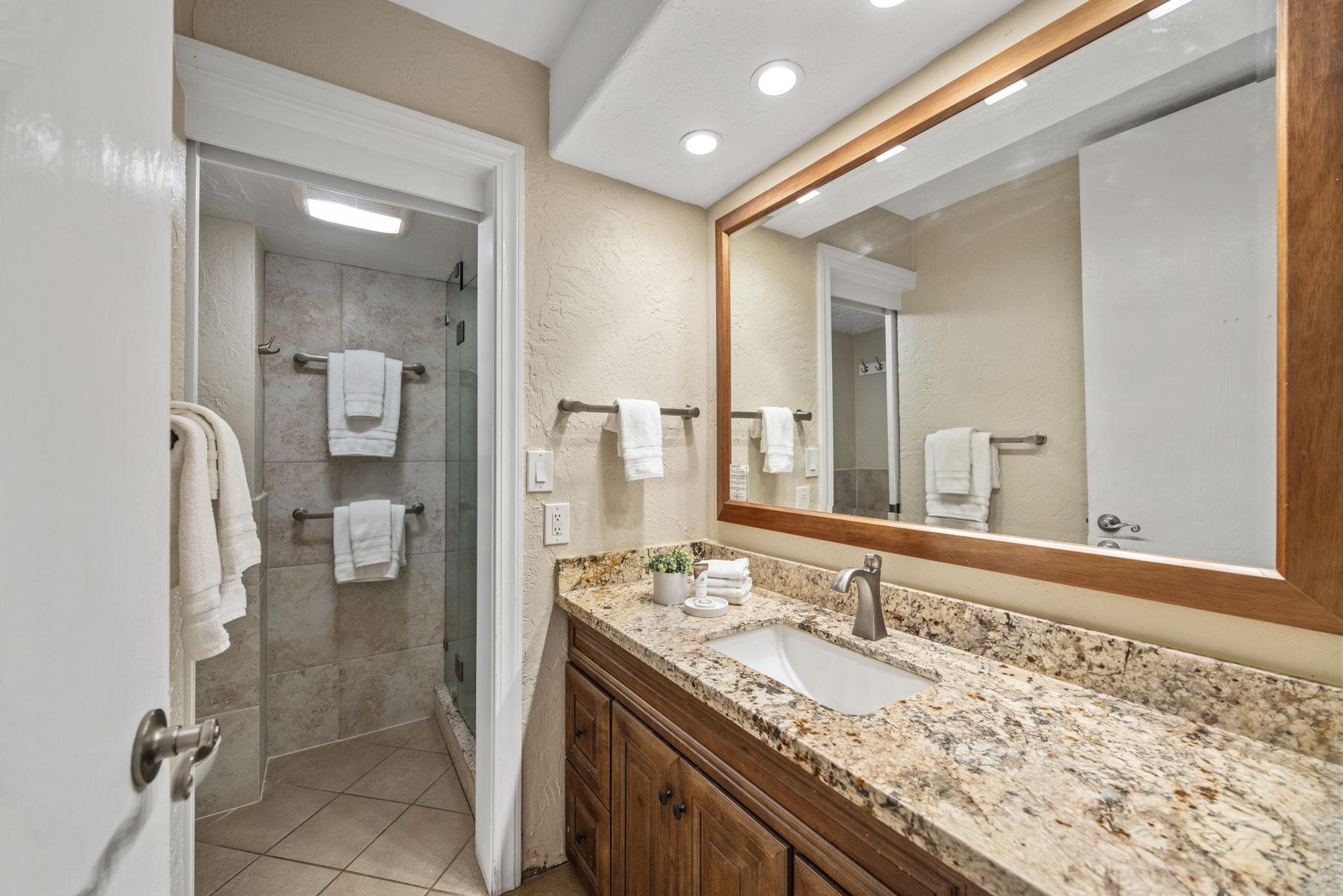 3543 Lower Honoapiilani Road, Unit D401 Lahaina, HI 96761 - Photo 16 of 37
