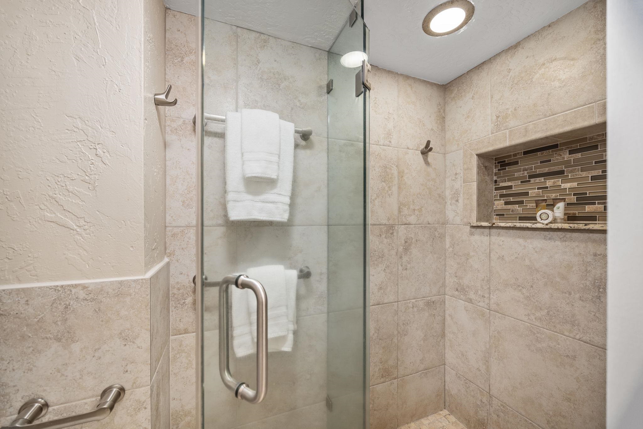 3543 Lower Honoapiilani Road, Unit D401 Lahaina, HI 96761 - Photo 17 of 37