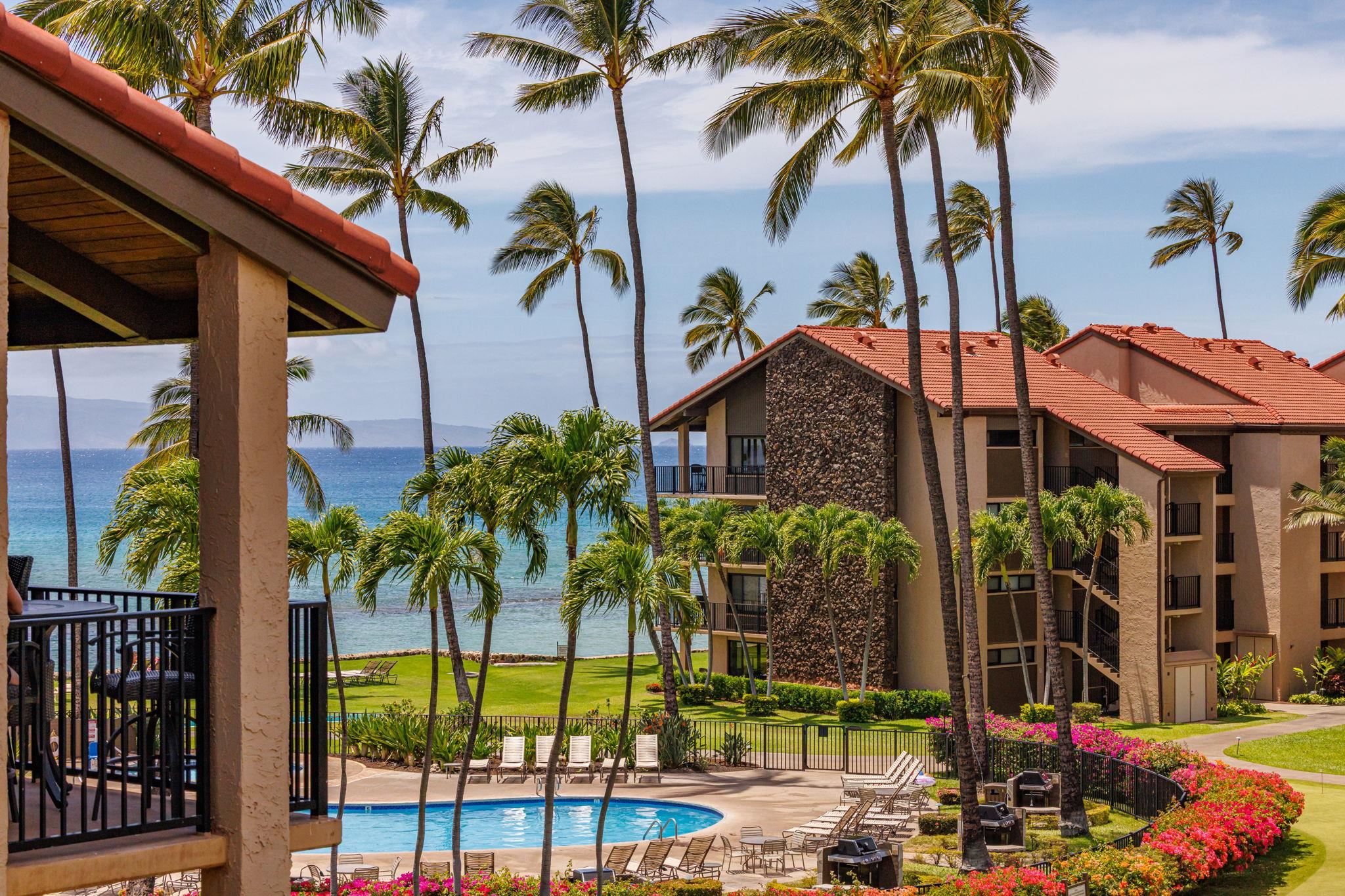 3543 Lower Honoapiilani Road, Unit D401 Lahaina, HI 96761 - Photo 3 of 37