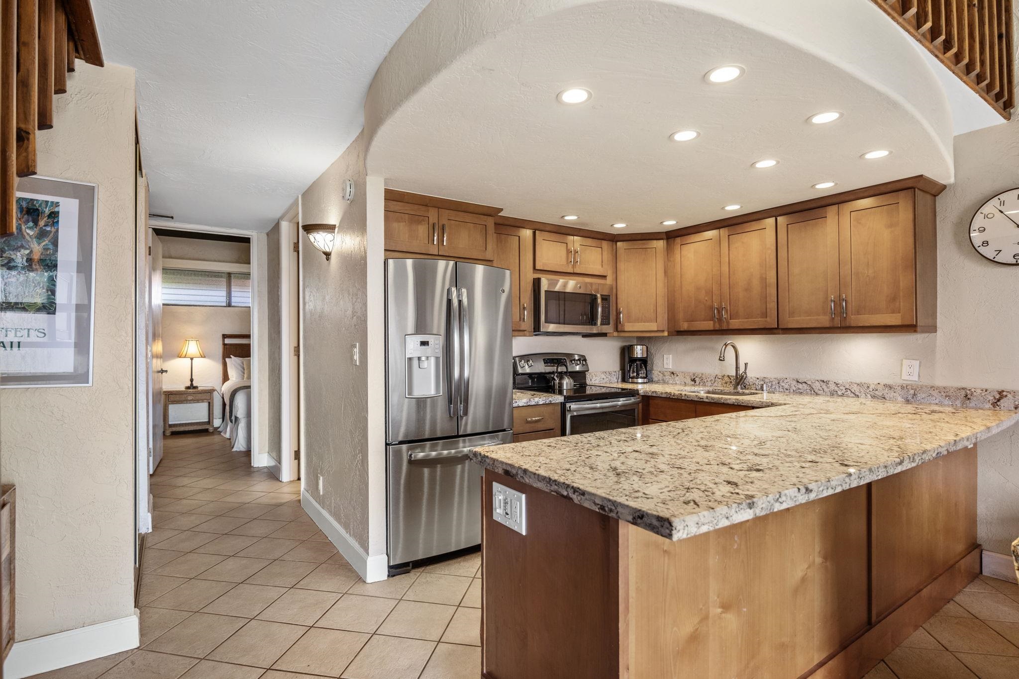 3543 Lower Honoapiilani Road, Unit D401 Lahaina, HI 96761 - Photo 5 of 37