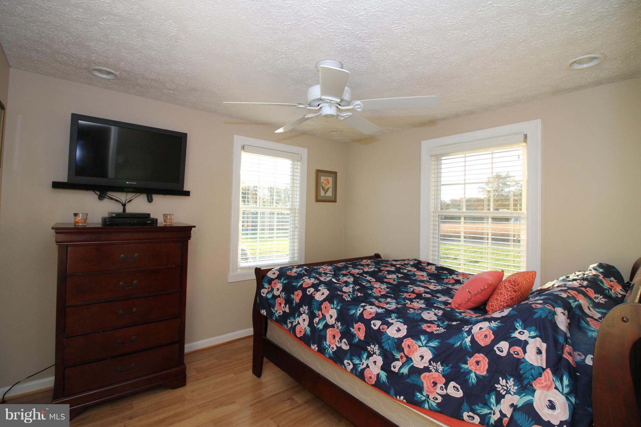 5170 Sumerduck Road Sumerduck, VA 22742 - Photo 7 of 14 First Bedroom