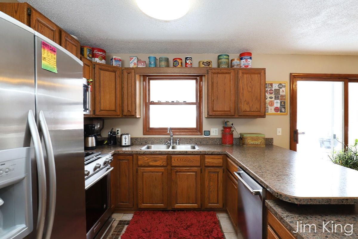 11893 North Bailey Road Morley, MI 49336 - Photo 8 of 38 08