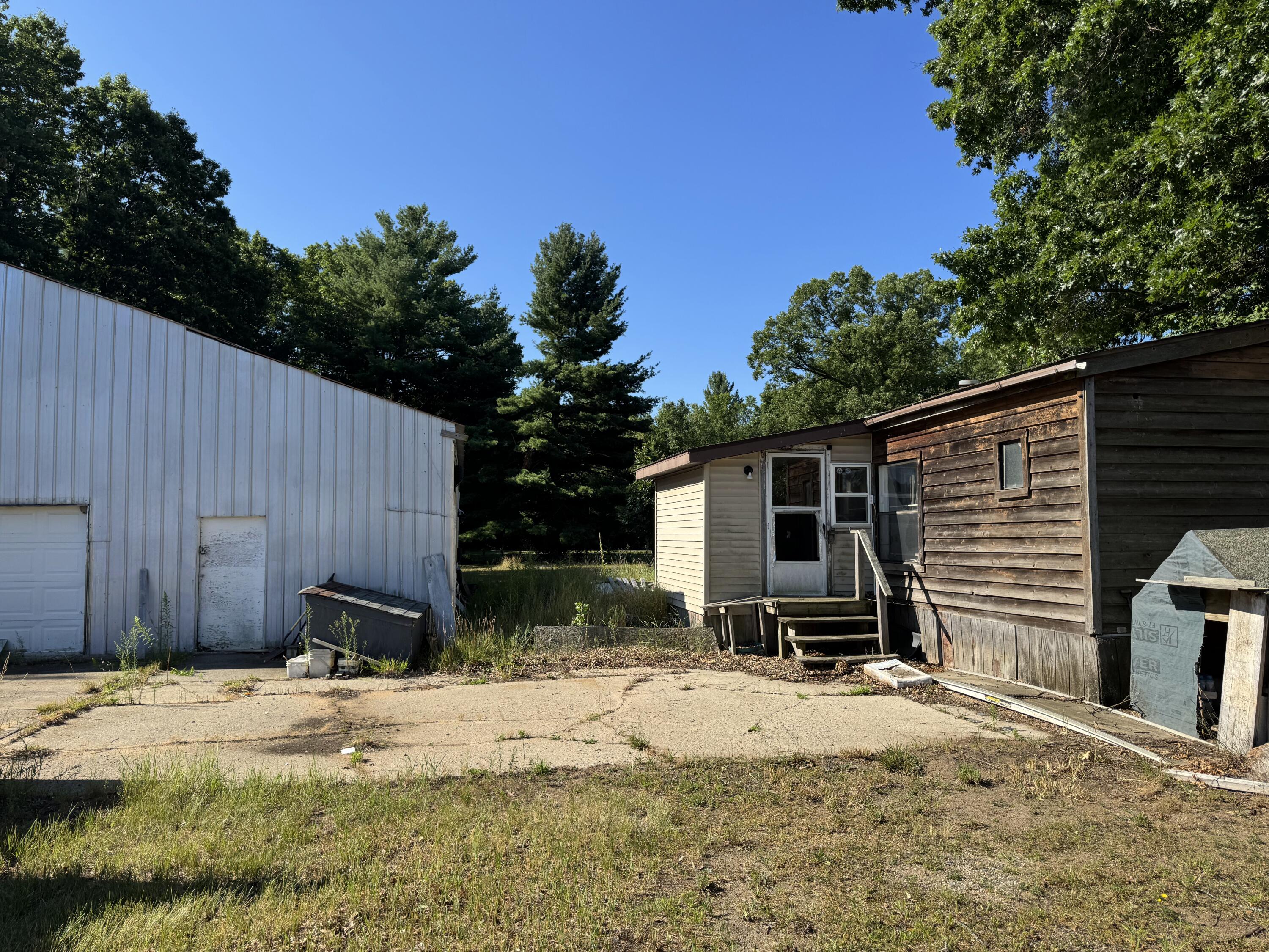 9381 Jones Road Howard City, MI 49329 - Photo 22 of 31 House and Pole Barn