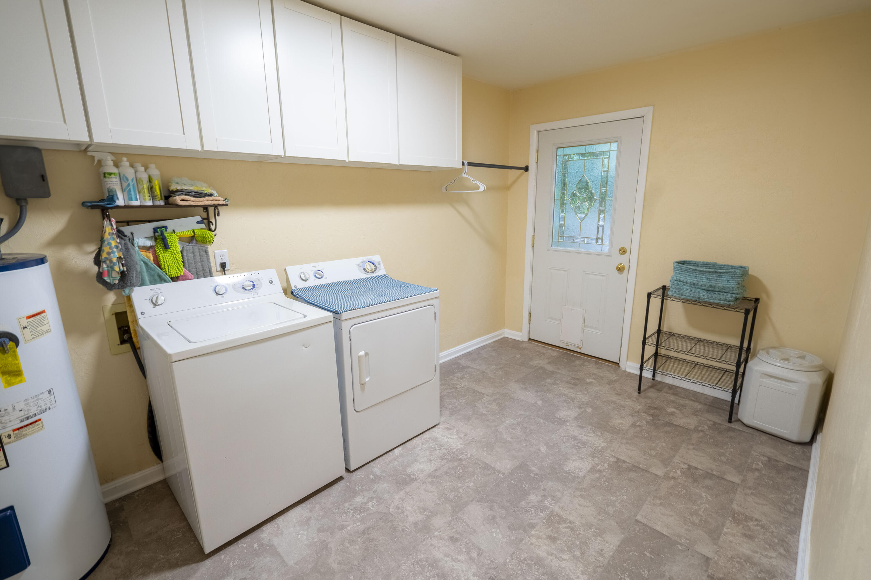 6611 Crooked Creek Road Tallahassee, FL 32311 - Photo 36 of 50 a utility room with dryer and washer