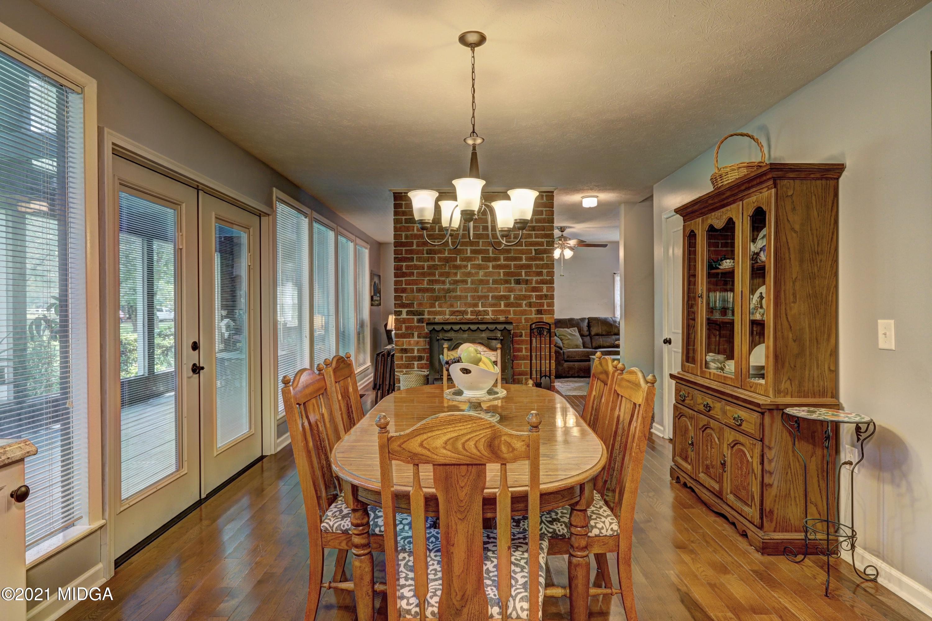 211 Silver Dollar Road Barnesville, GA 30204 - Photo 14 of 46 IMG_9570_1_2_3_4_Fusion-Interior