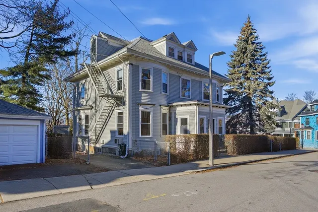 $2,900 | 23 Olmstead Street, Unit 1, Boston, MA 02130