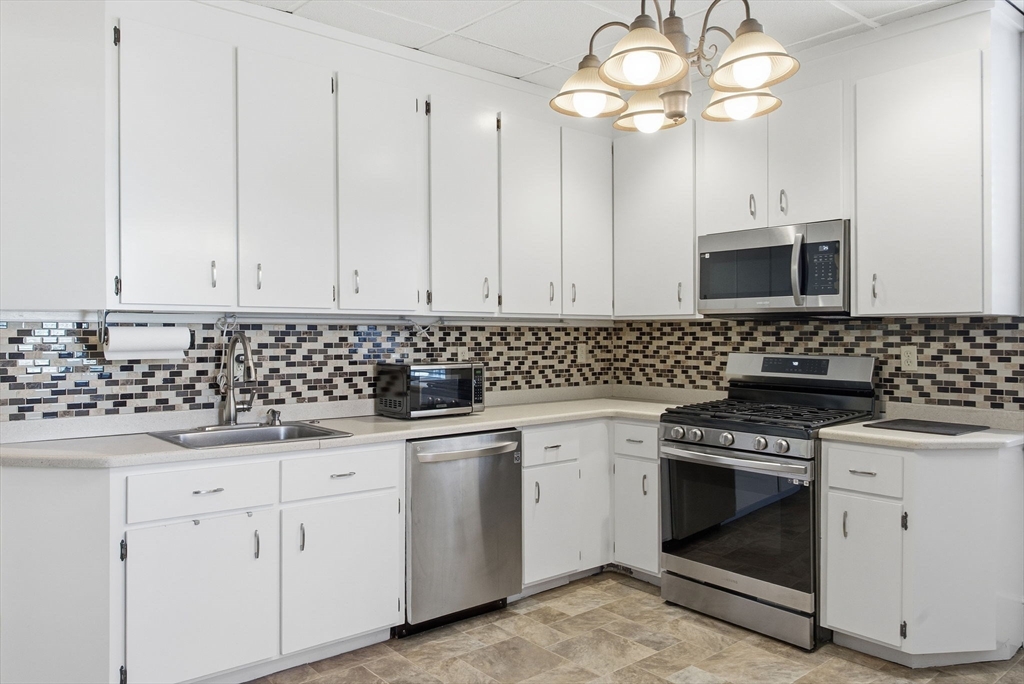 23 Olmstead Street, Unit 1 Boston, MA 02130 - Photo 12 of 34