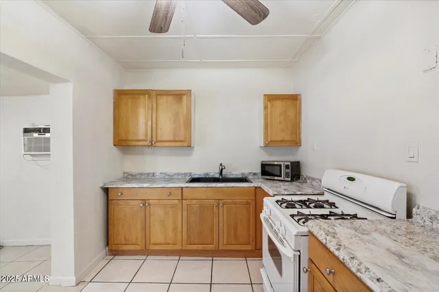 $900 | 126 North 10th Avenue, Unit 2, Phoenix, AZ 85007