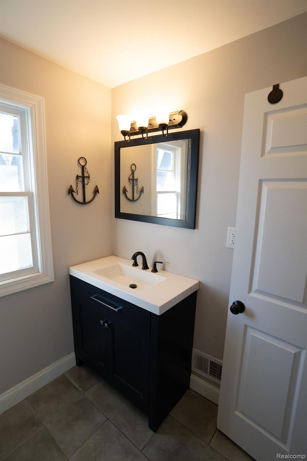 3170 Davison Road Lapeer, MI 48446 - Photo 11 of 14 Gallery Image 11