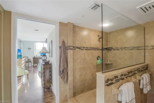$8,000 | 21 Bluebill Avenue, Unit B401, Naples, FL 34108