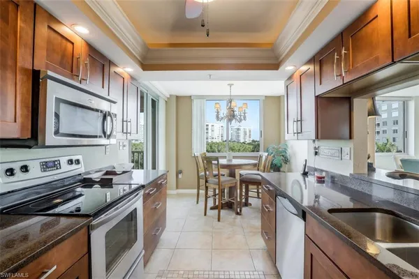 $8,000 | 21 Bluebill Avenue, Unit B401, Naples, FL 34108