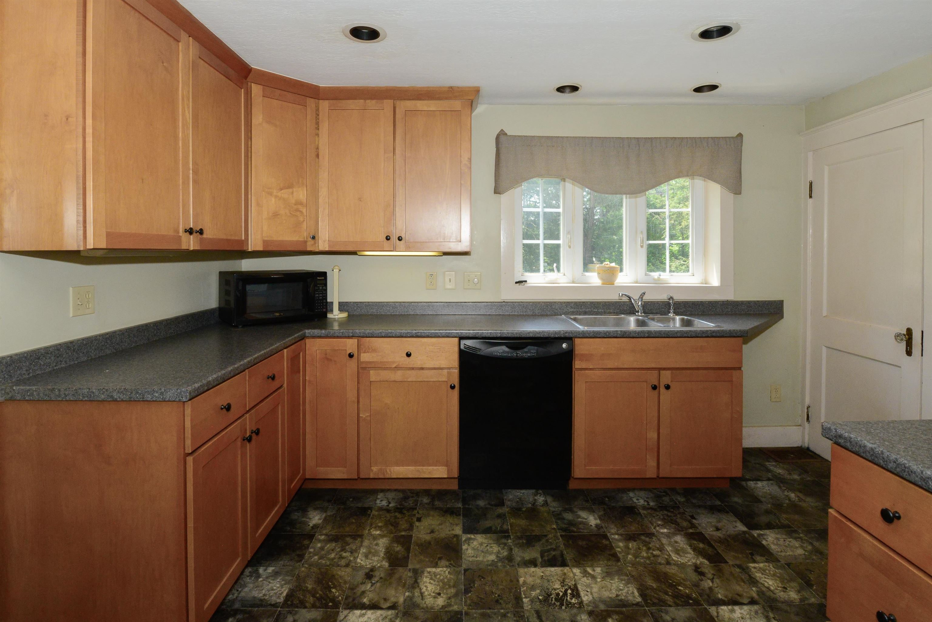 341 Main Street Fryeburg, ME 04037 - Photo 5 of 37