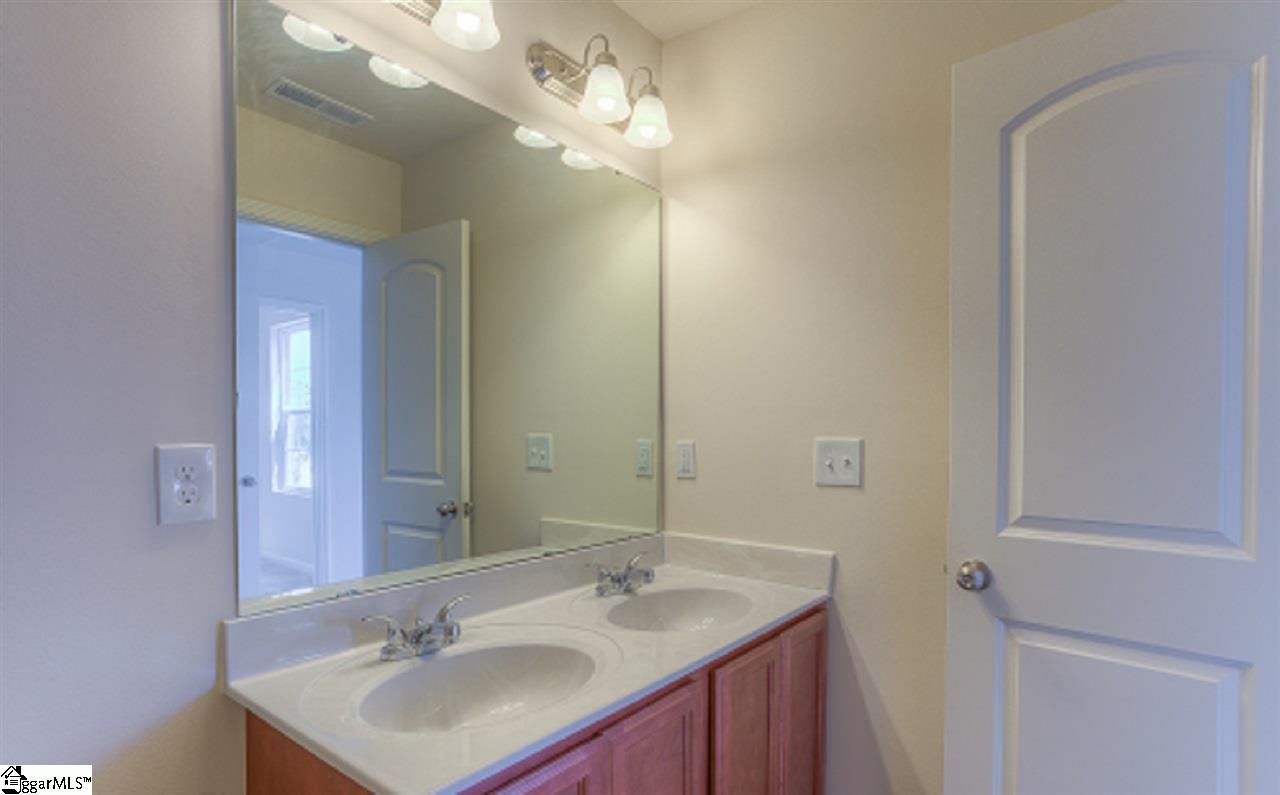 113 Regency Walk Pickens, SC 29671 - Photo 5 of 5 Gallery Image 5
