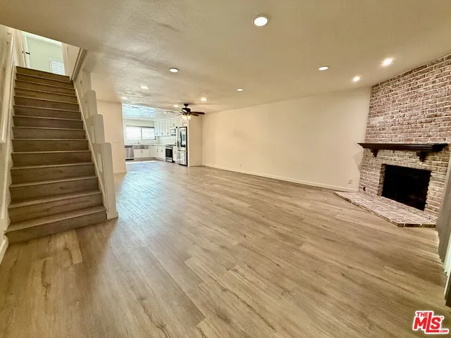 $3,850 | 10215 Variel Avenue, Unit 25, Chatsworth, CA 91311