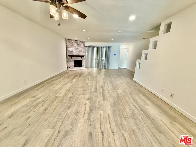 $3,850 | 10215 Variel Avenue, Unit 25, Chatsworth, CA 91311