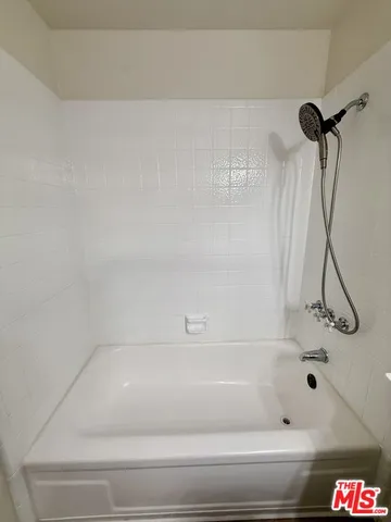 $3,850 | 10215 Variel Avenue, Unit 25, Chatsworth, CA 91311