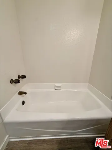 $3,850 | 10215 Variel Avenue, Unit 25, Chatsworth, CA 91311