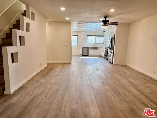 $3,850 | 10215 Variel Avenue, Unit 25, Chatsworth, CA 91311