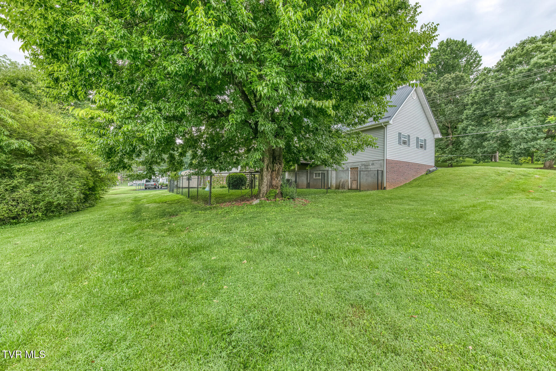 807 North Mohawk Drive Erwin, TN 37650 - Photo 31 of 39 807 N Mohawk Dr-37