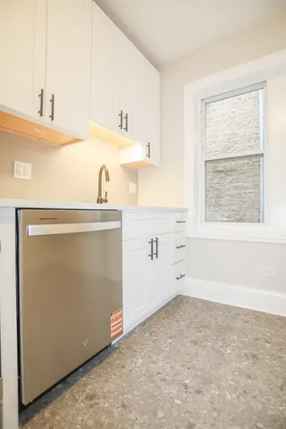 $1,795 | 6418 North Richmond Street, Unit 2A, Chicago, IL 60645