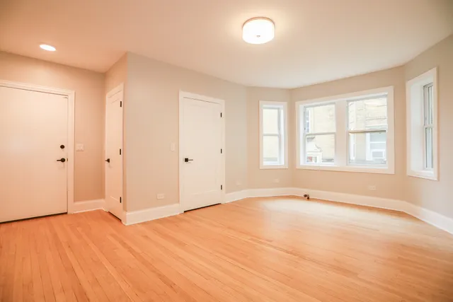 $1,795 | 6418 North Richmond Street, Unit 2A, Chicago, IL 60645