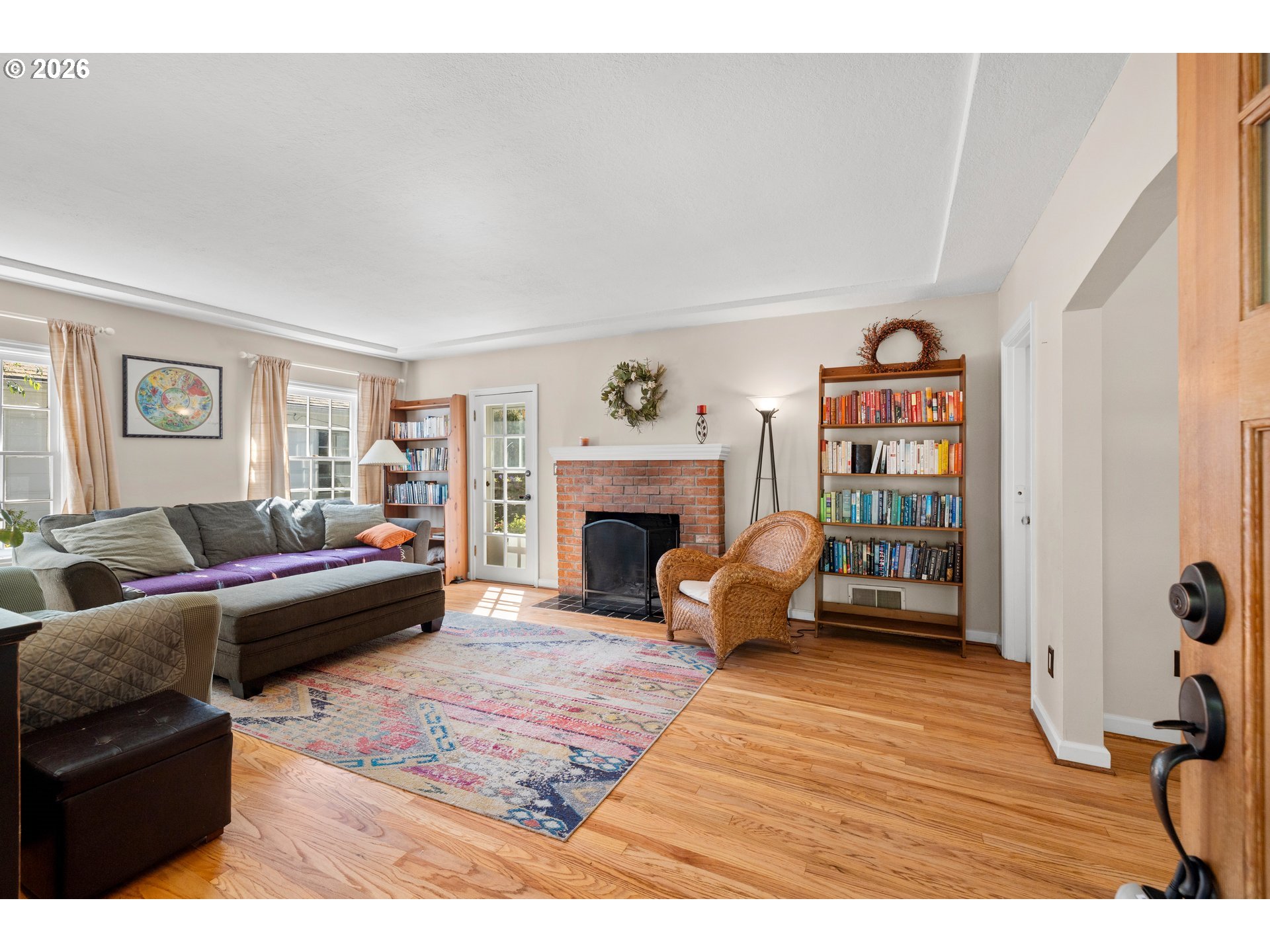 7939 Southwest 11th Avenue Portland, OR 97219 - Photo 6 of 45 Living Room