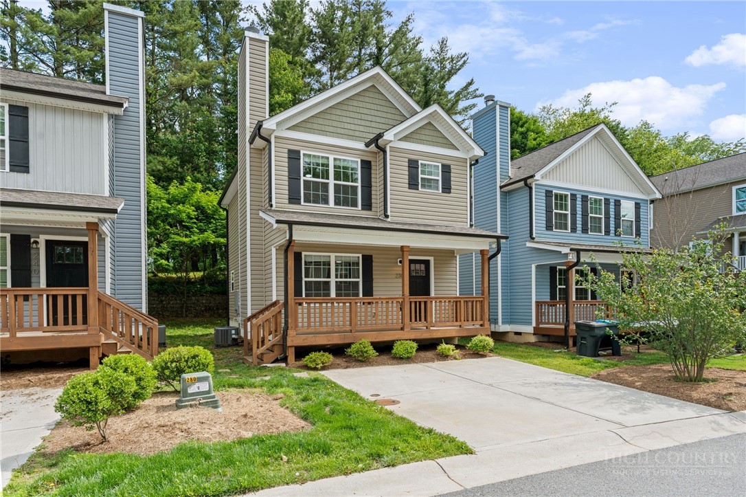 236 Stratford Lane Boone, NC 28607 - Photo 2 of 32