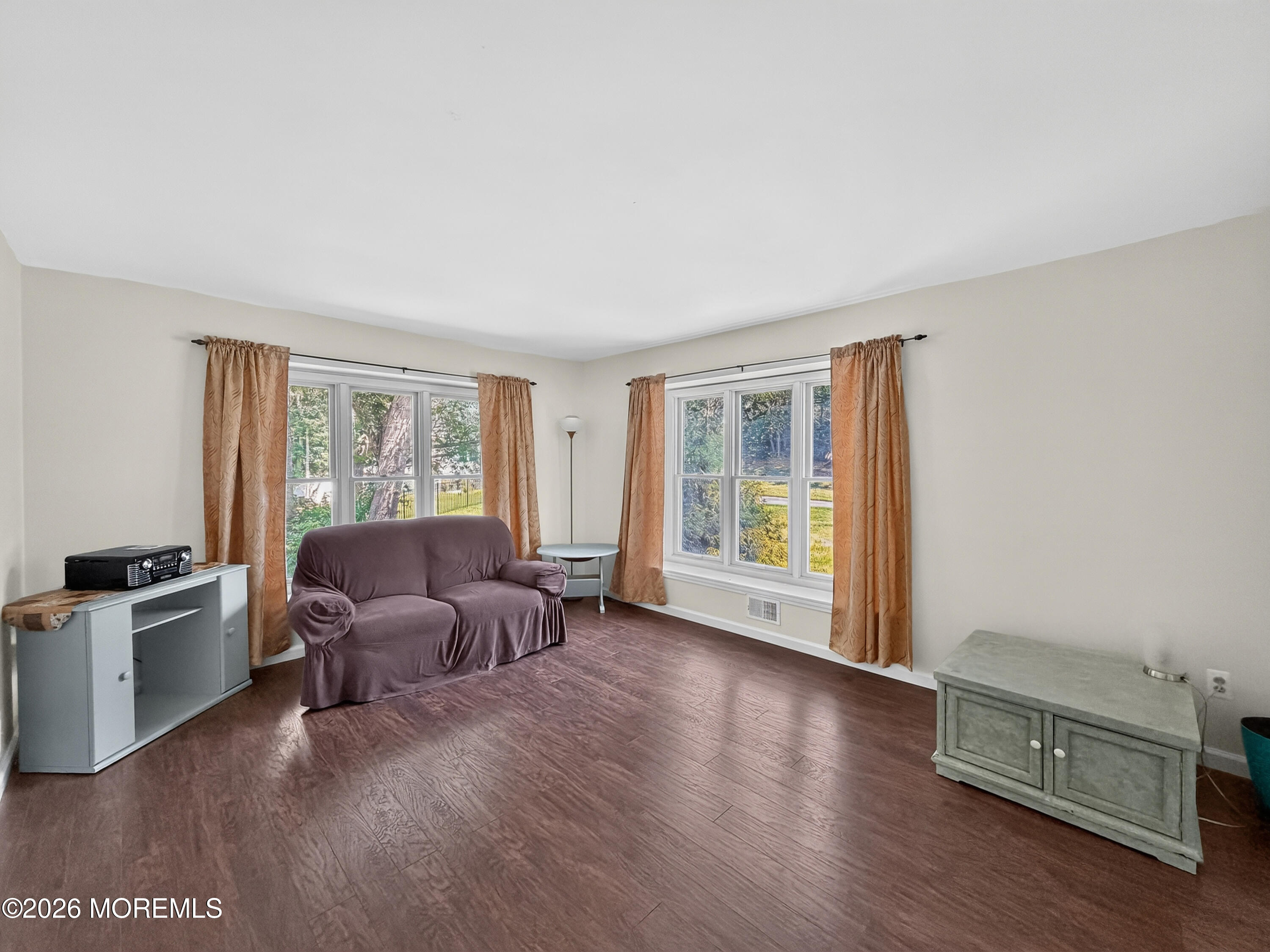 25 Rimwood Lane Howell, NJ 07731 - Photo 19 of 41 Living Room