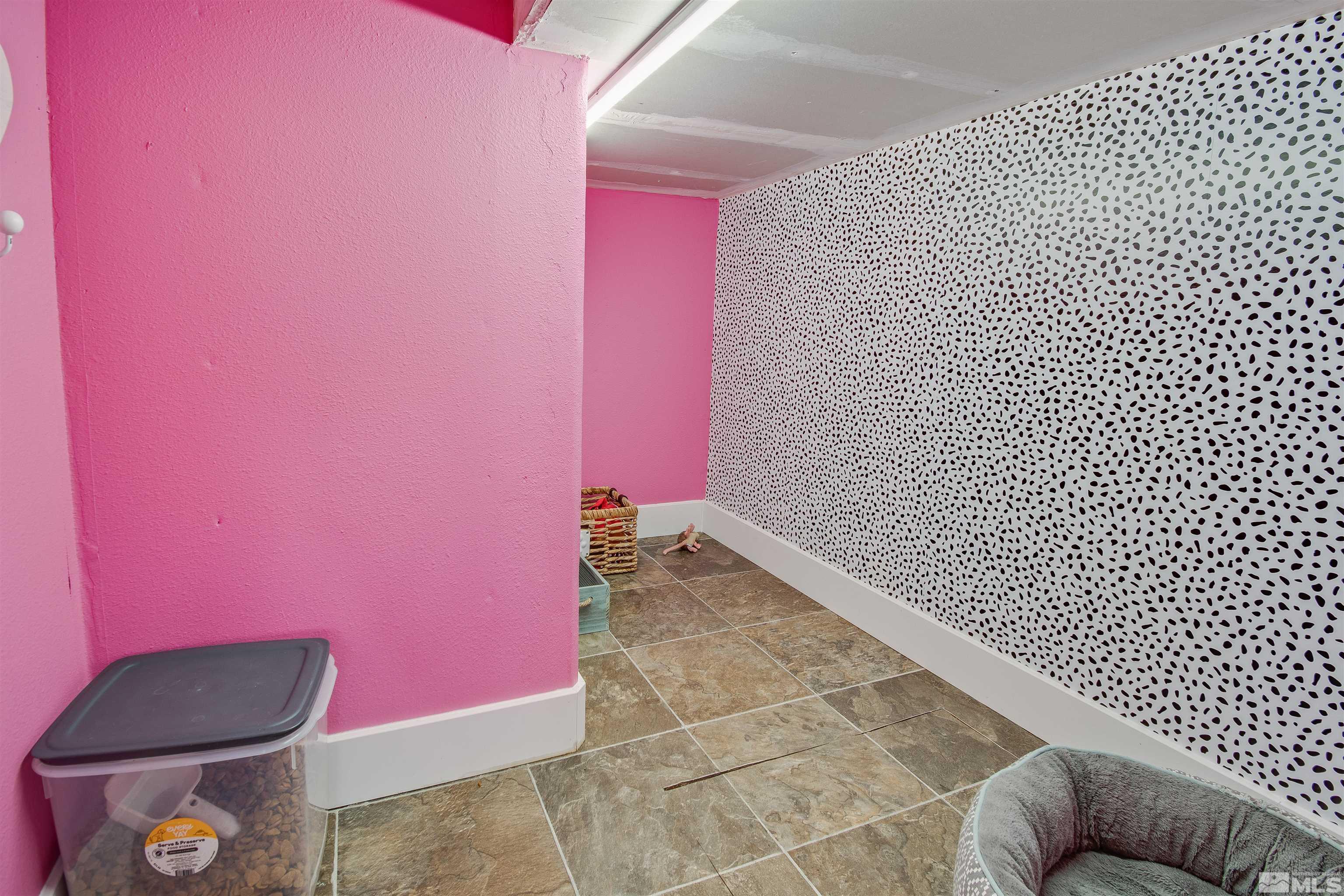 3961 Kings Row Reno, NV 89503 - Photo 10 of 25 a view of bathroom