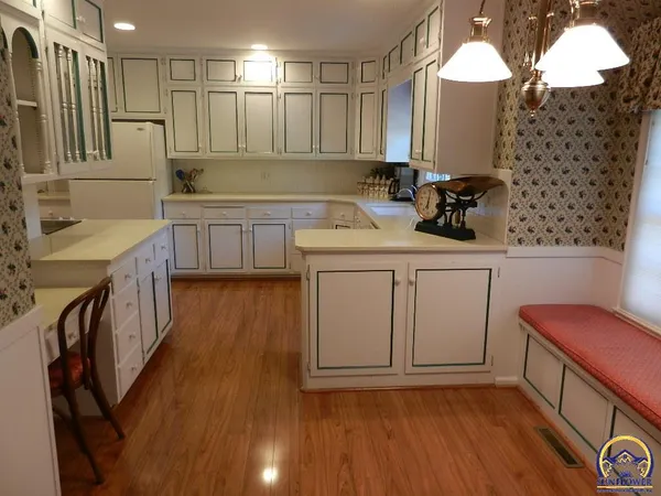 $320,000 | 2761 Southwest Plass Avenue, Topeka, KS 66611